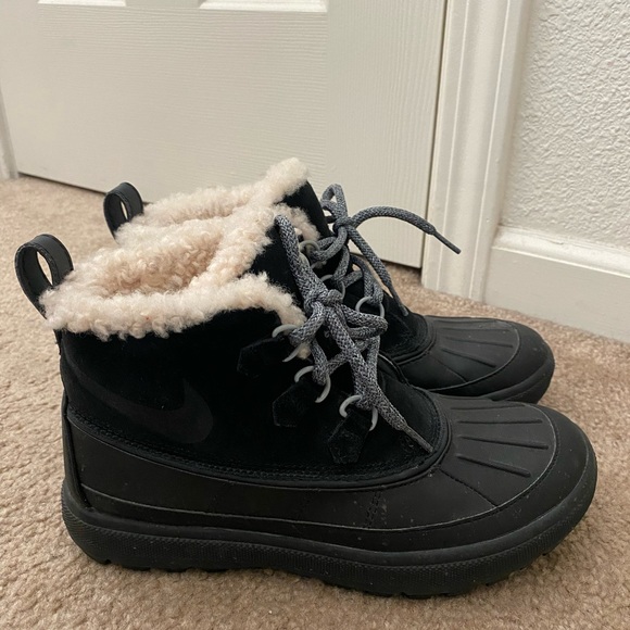 nike woodside chukka 2 women's boot